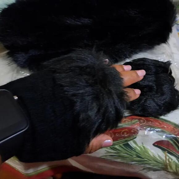 Plush Warm Ribbed Knitted Fingerless Gloves Great for Phone Black - Picture 5 of 6